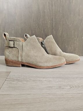 UGG Kelsea Suede Leather Olive Green Ankle Boots, Size 9